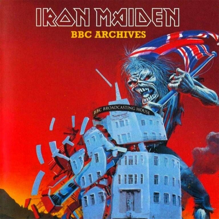 Eddie destruyendo el edificio de la BBC con una bandera británica en la portada de BBC Archives de Iron Maiden.