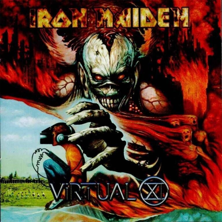 Eddie manipulando a un jugador de fútbol en la portada del álbum Virtual XI (1998) de Iron Maiden.
